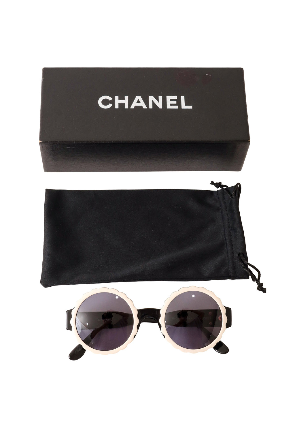 Bella Women's Sunglasses | Vintage Round Scalloped Frame, Grey Tinted Lenses - 5